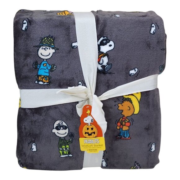Peanuts VelvetLoft Blanket Queen 90"x90" By Berkshire Charcoal Halloween Fall - Picture 1 of 11